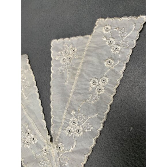 Vintage Embroidered Lace Collar with Floral Design - Picture 6 of 10